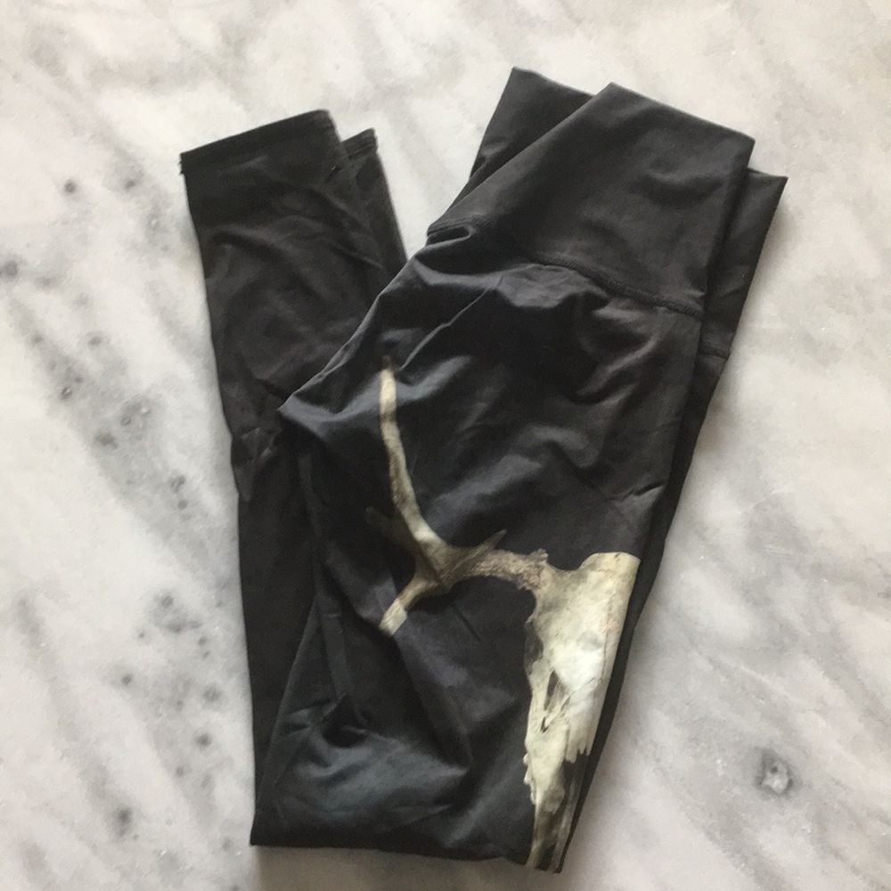 TEEKI Deer Medicine Leggings size Medium